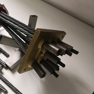 橋梁用錨具連接器錨具價格大量現貨