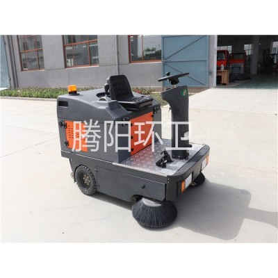停車場使用駕駛式掃地車的基本注意