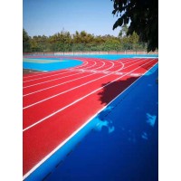 透氣型混合型塑膠跑道材料生產(chǎn)廠家400米田徑場運動場施工建造高桿燈